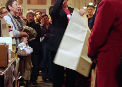 Lecture de Lucien Suel, lors du lancement de son poster, le 7 novembre 2009, Librairie Le lièvre de mars, Marseille