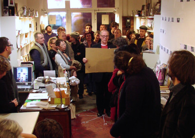 Lecture de Lucien Suel, lors du lancement de son poster, le 7 novembre 2009, Librairie Le lièvre de mars, Marseille