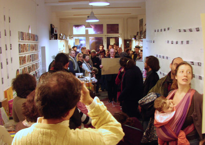 Lecture de Lucien Suel, lors du lancement de son poster, le 7 novembre 2009, Librairie Le lièvre de mars, Marseille