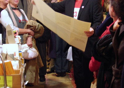 Lecture de Lucien Suel, lors du lancement de son poster, le 7 novembre 2009, Librairie Le lièvre de mars, Marseille