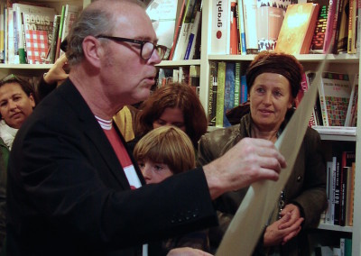 Lecture de Lucien Suel, lors du lancement de son poster, le 7 novembre 2009, Librairie Le lièvre de mars, Marseille