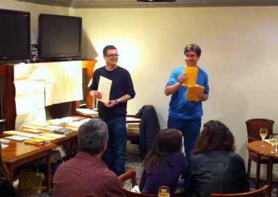 Présentation : Nicolas Tardy pour Contre-Mur et Olivier Domerg pour Contre-pied, lors du lancement des posters de Chantal Neveu et Éric Giraud à la Brasserie Jacques, Marseille, avec la librairie histoire de l'œil et en partenariat avec Autres & Pareils, 6 novembre 2010