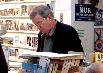 Lecture de Rémi Froger, lors du lancement des posters de Rémi Froger et de David Lespiau samedi 30 novembre 2013 à la Librairie Le Lièvre de Mars