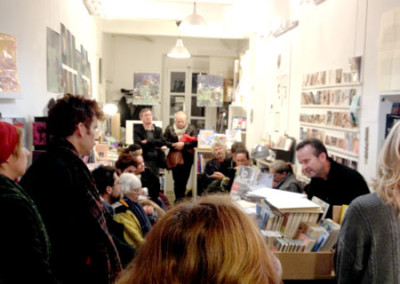 Lecture de David Lespiau, lors du lancement des posters de Rémi Froger et de David Lespiau samedi 30 novembre 2013 à la Librairie Le Lièvre de Mars